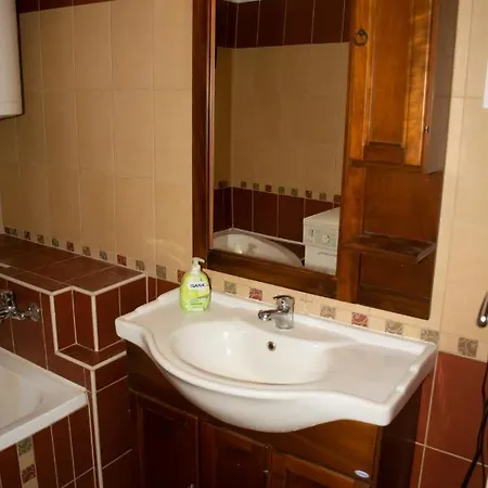Hajnalka Apartmanhaz *