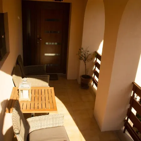 Hajnalka Apartmanhaz Lägenhet *