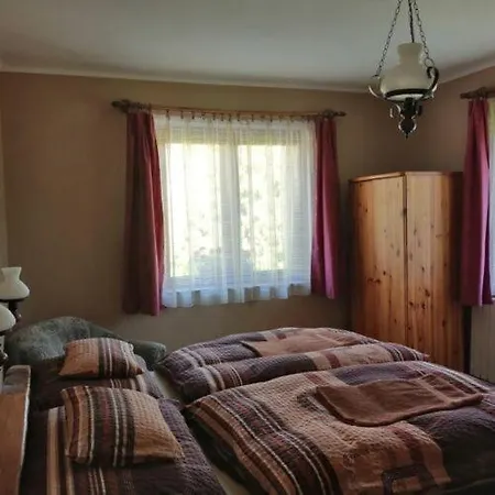 Lägenhet Hajnalka Apartmanhaz Kehidakustány